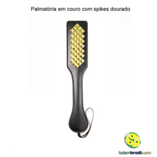 Palmatória em couro com spikes dourado