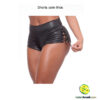 Shorts com ilhós