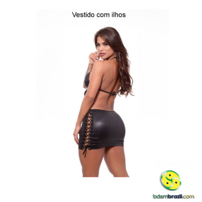 Vestido com ilhos